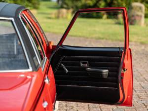 Image 33/40 of Opel Rekord 1900 (1975)