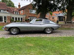 Image 12/30 de Jaguar Type E 4.2 (1965)