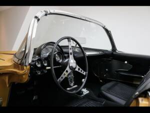 Image 11/100 of Chevrolet Corvette (1958)