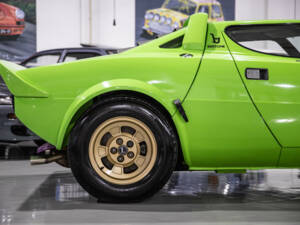 Image 18/44 de Lancia Stratos HF Stradale (1974)