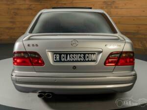 Image 8/19 of Mercedes-Benz E 55 AMG (2001)