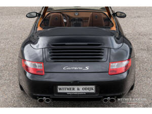 Bild 25/28 von Porsche 911 Carrera S (2006)