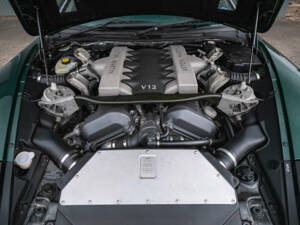 Imagen 3/44 de Aston Martin V12 Vanquish (2002)