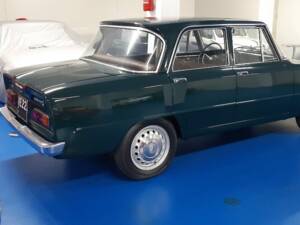 Image 2/27 of Alfa Romeo Giulia 1300 (1964)