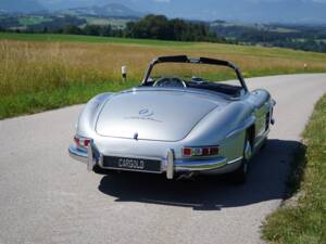 Afbeelding 28/38 van Mercedes-Benz 300 SL Roadster (1962)