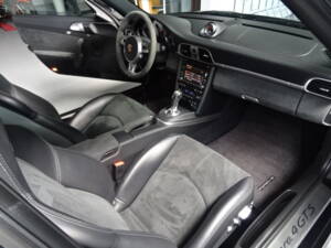 Bild 25/31 von Porsche 911 Carrera 4 GTS (2011)