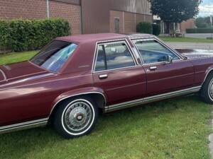 Bild 9/10 von Mercury Grand Marquis (1986)