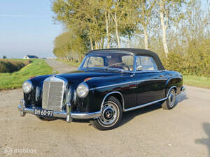 Immagine 16/49 di Mercedes-Benz 220 S Cabriolet (1958)