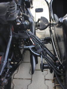 Image 18/33 of Harley-Davidson DUMMY (2004)