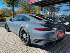 Image 8/20 of Porsche 911 Turbo S (2018)