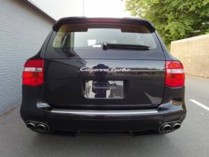 Image 8/93 of Porsche Cayenne Turbo (2007)
