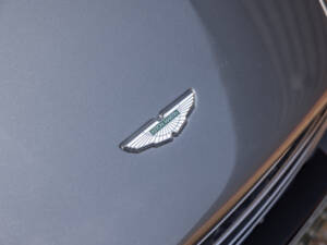 Image 11/64 of Aston Martin V8 Vantage (2010)