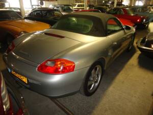 Image 24/44 de Porsche Boxster S (2000)