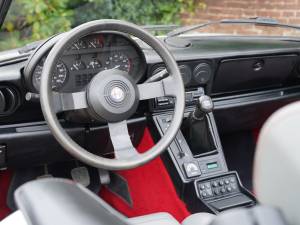 Immagine 32/50 di Alfa Romeo 2.0 Spider QV (1988)