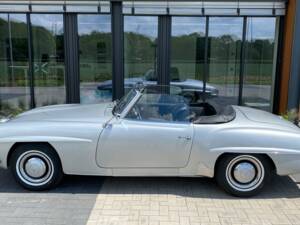 Image 3/21 of Mercedes-Benz 190 SL (1957)