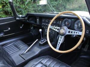Image 8/18 of Jaguar E-Type 4.2 (1965)