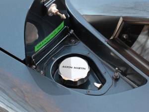 Imagen 35/38 de Aston Martin Vantage V600 (1998)