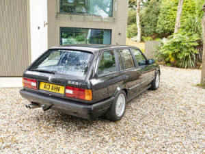 Bild 4/50 von BMW 325i Touring (1990)