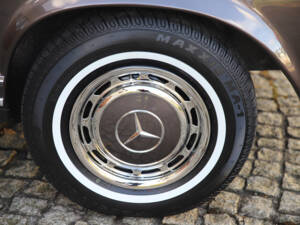 Image 25/39 de Mercedes-Benz 280 SL (1970)