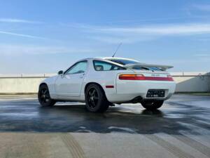 Imagen 5/15 de Porsche 928 GTS (1995)