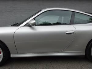 Bild 37/100 von Porsche 911 Carrera 4S (2002)