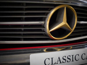 Image 19/89 of Mercedes-Benz 560 SL (1986)