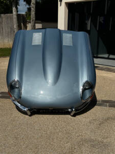 Image 5/13 of Jaguar Type E 4.2 (1966)