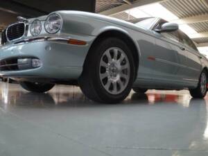 Image 47/50 of Jaguar XJ 8 4.2 (2004)