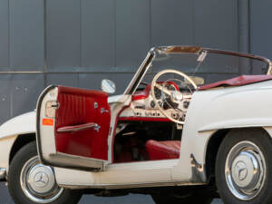 Image 10/19 of Mercedes-Benz 190 SL (1957)