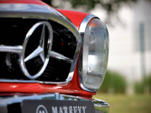 Image 26/70 of Mercedes-Benz 280 SL (1969)