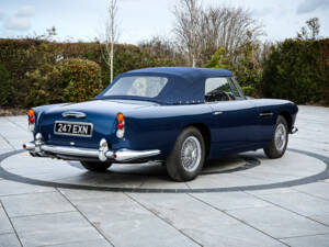 Afbeelding 5/14 van Aston Martin DB 4 Convertible (1963)