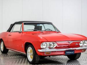 Image 16/50 of Chevrolet Corvair Monza Convertible (1966)