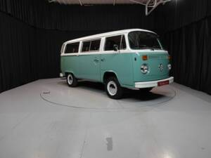 Bild 3/15 von Volkswagen T2b Kleinbus (1978)