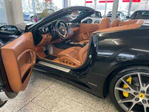 Bild 13/19 von Ferrari California (2012)