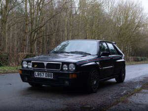 Image 3/17 of Lancia Delta HF Integrale Evoluzione II (1994)