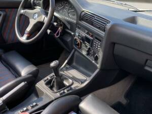 Bild 4/6 von BMW 325i (1990)