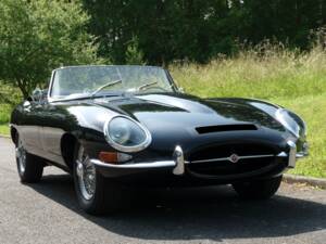 Image 2/27 of Jaguar E-Type 3.8 (1964)