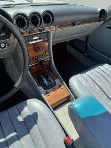 Image 18/28 of Mercedes-Benz 380 SL (1981)