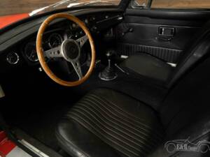 Immagine 2/19 di MG MGB GT (1971)