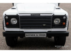 Image 17/21 de Land Rover Defender 90 (1996)