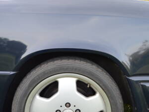 Image 14/22 of Mercedes-Benz 300 CE-24 (1993)