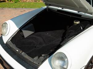 Image 20/35 of Porsche 911 SC 3.0 (1983)