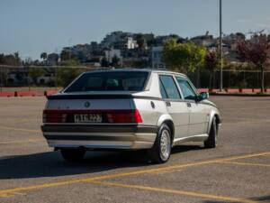 Immagine 4/6 di Alfa Romeo 75 2.0 Twin Spark (1992)