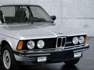 Imagen 9/24 de BMW 323i (1980)