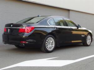 Image 4/95 of BMW 750i (2009)