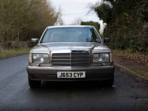 Image 2/17 of Mercedes-Benz 300 SE (1991)