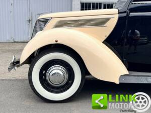 Imagen 10/10 de Ford V8 Deluxe Club Cabriolet (1937)