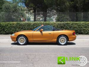 Afbeelding 9/10 van Mazda MX-5 1.6 (2000)