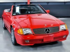 Afbeelding 4/7 van Mercedes-Benz 500 SL (1992)