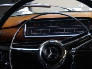 Afbeelding 50/50 van Mercedes-Benz 220 S (1959)